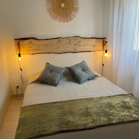 T2/3 Port Frejus Apartman *